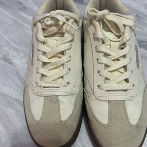 Reebok Cream and Tan with Peach Casual Sneakers